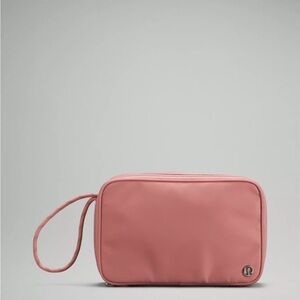 Lululemon small things count kit 4L